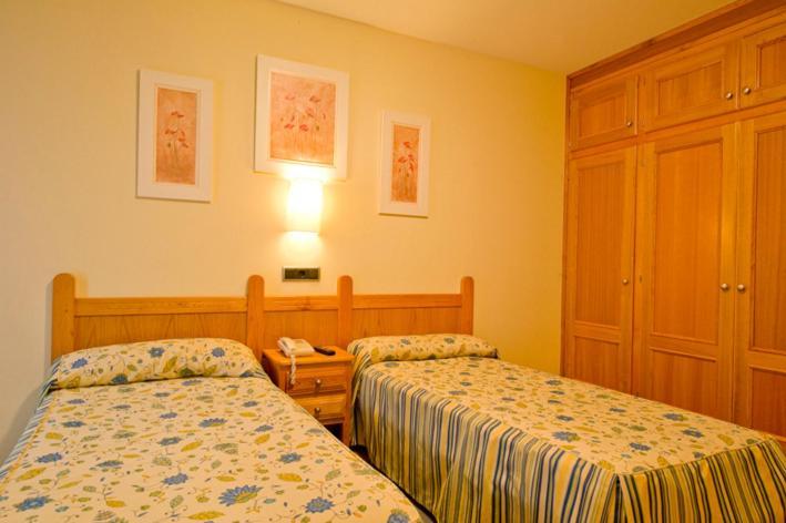 Hotel Restaurante La Casilla Cangas De Narcea Quarto foto